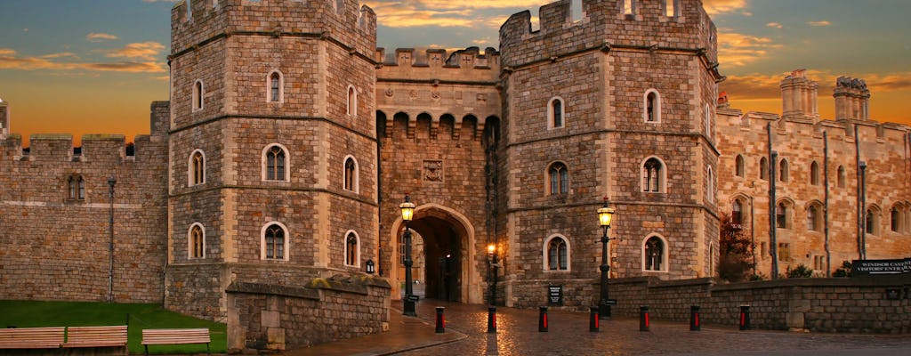 Tour em grupo pequeno pelo Castelo de Windsor e por Stonehenge com entradas e almoço com 2 pratos