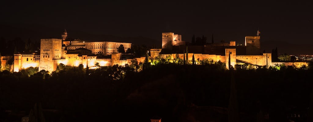 Visita noturna guiada à Alhambra e suas lendas