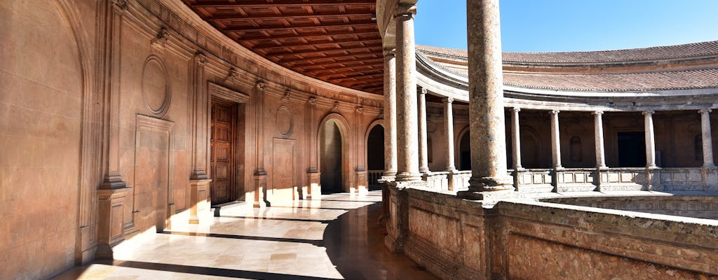 Guided tour of the Alhambra in groups of maximum 10 people