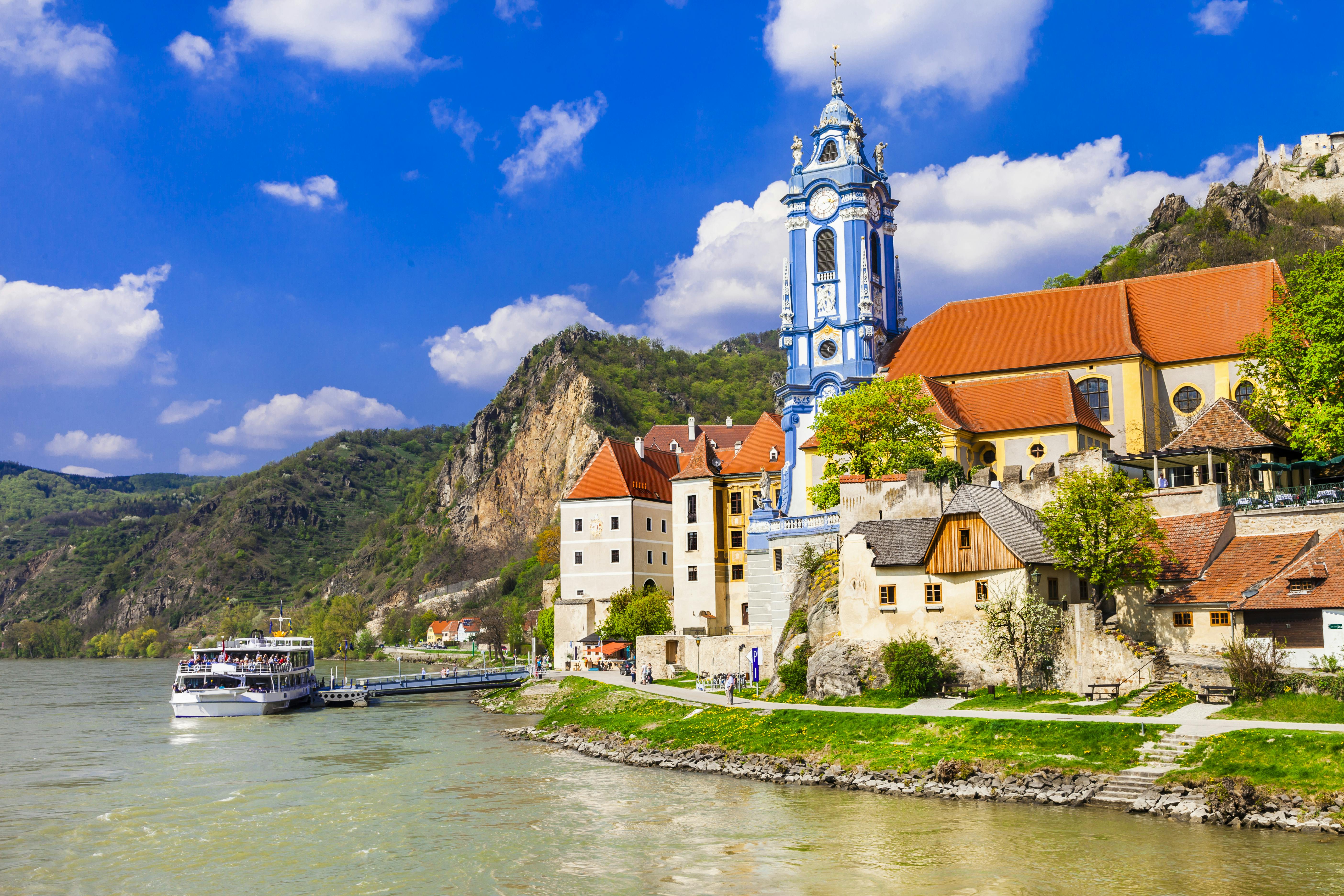 River Cruises Collection: Walking Tour of Durnstein