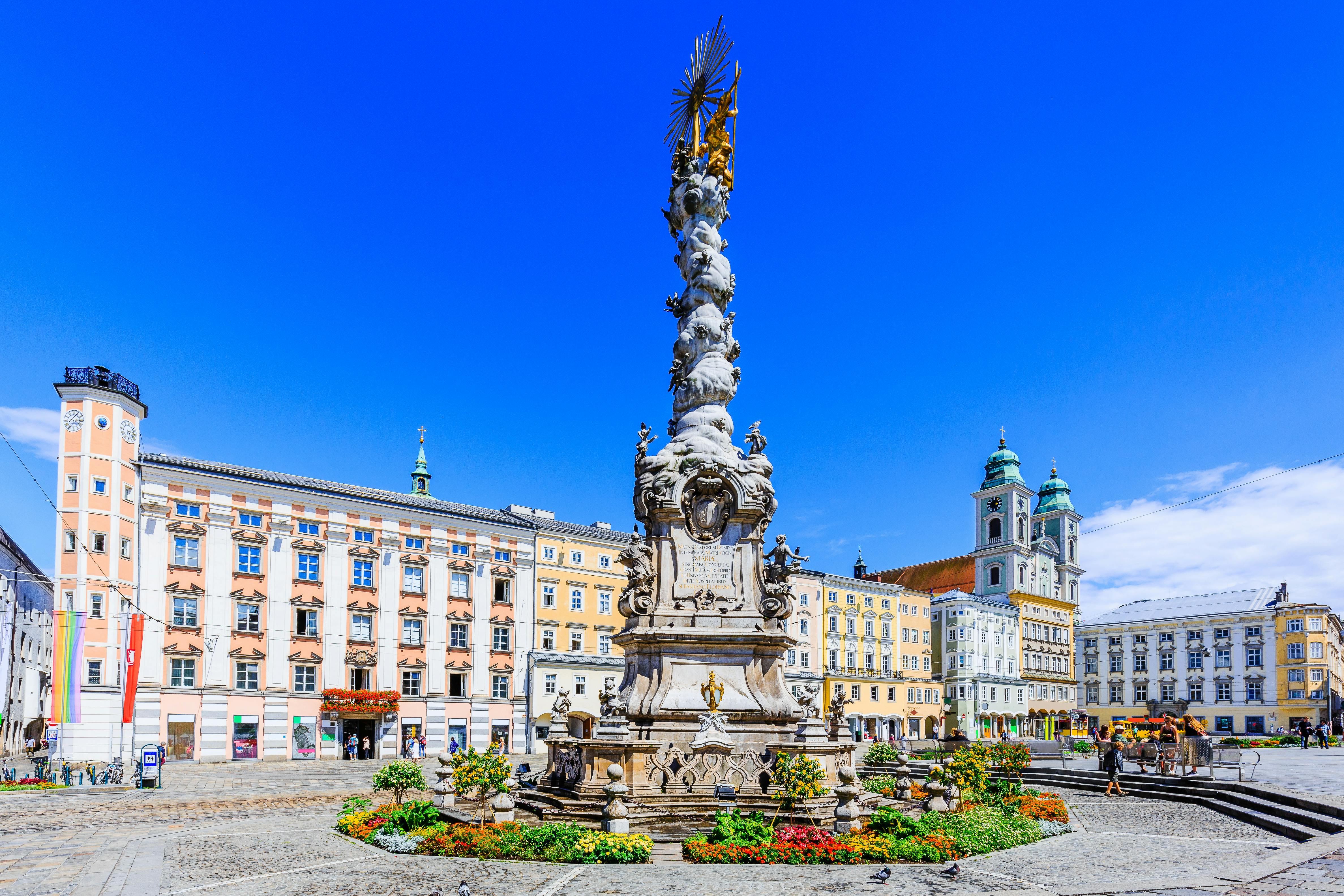 River Cruises Collection: Walking tour of Linz