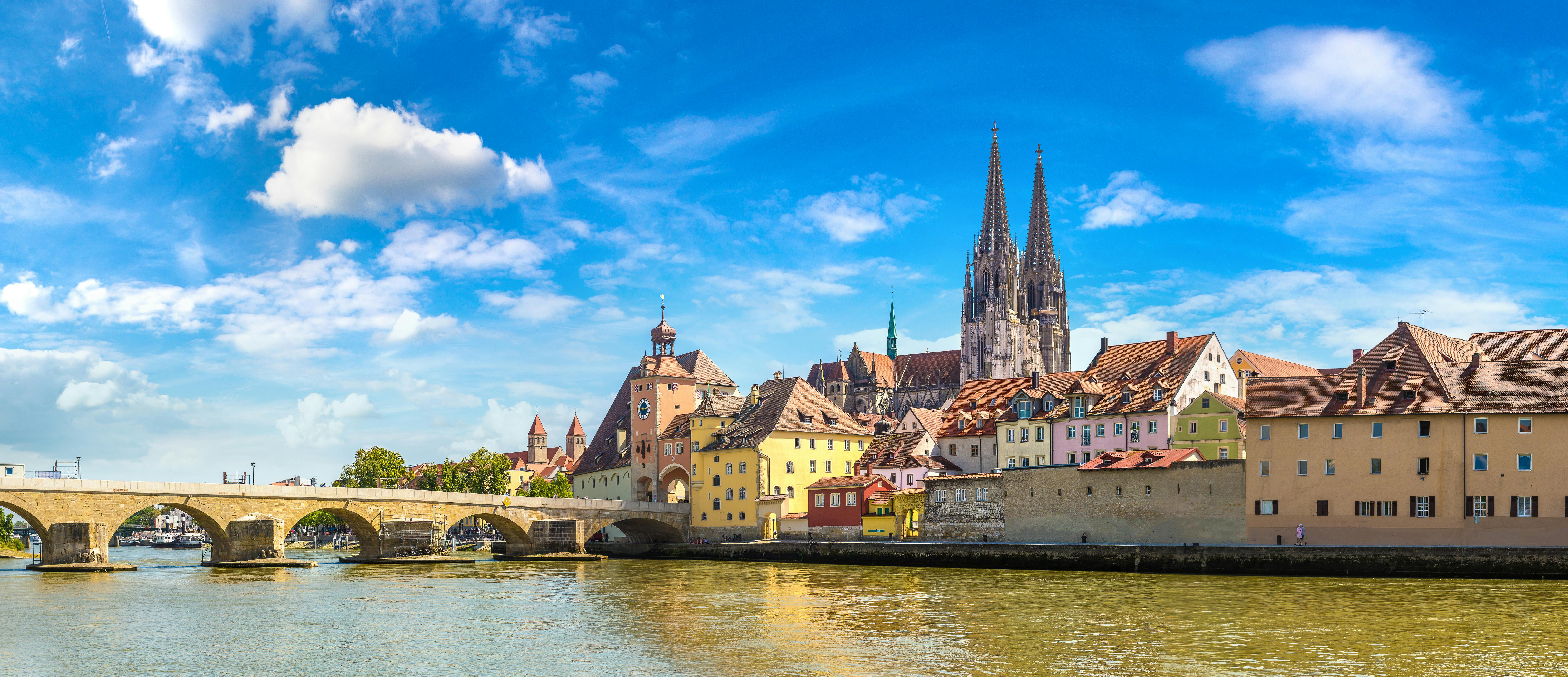 River Cruises Collection: Walking Tour of Regensburg
