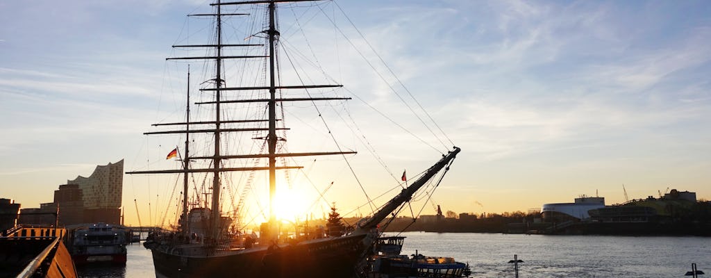 Hamburg am Morgen mit Reeperbahn, Hafen und Fischmarkt