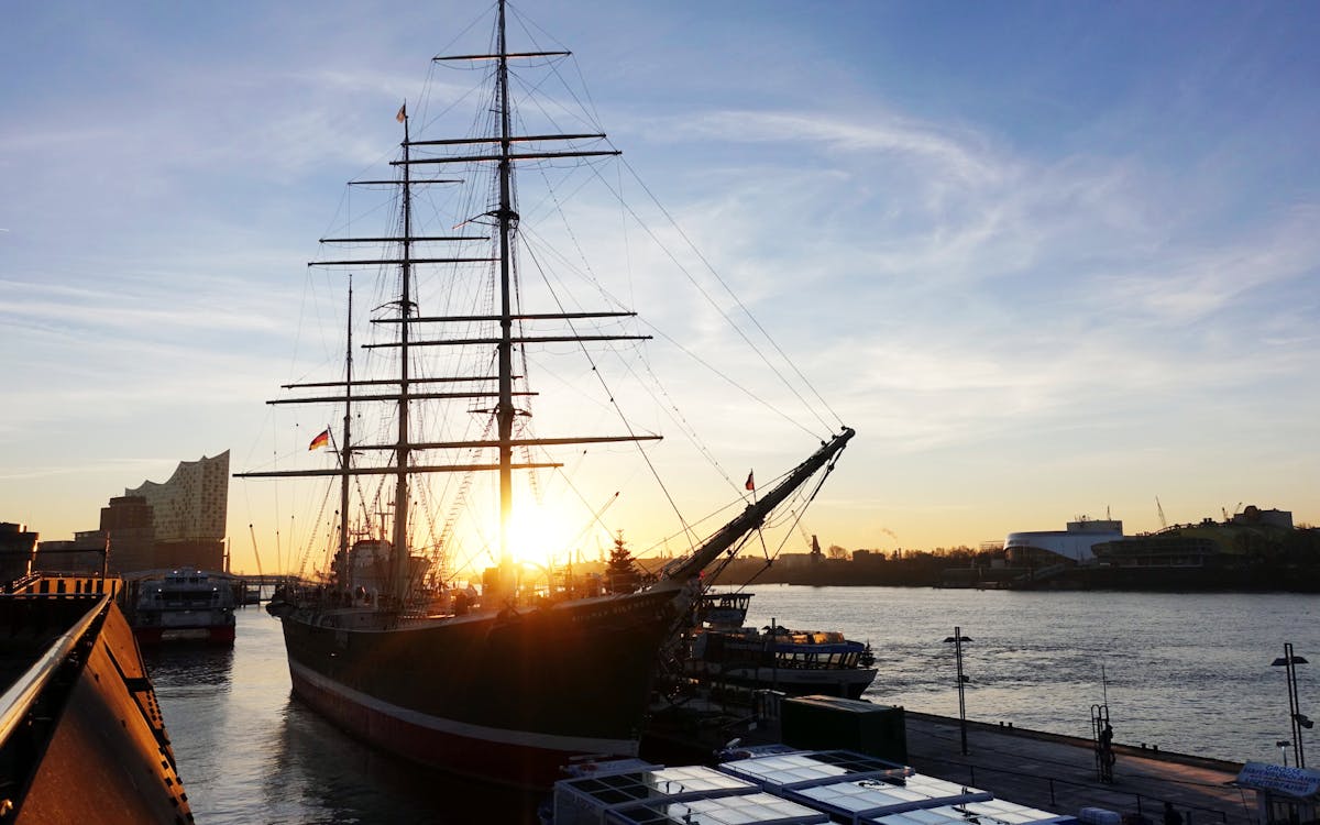 Hamburg ochtendtour met Reeperbahn, haven en vismarkt
