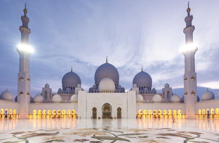 Abu Dhabi Mosque and Ferrari World tour from Dubai