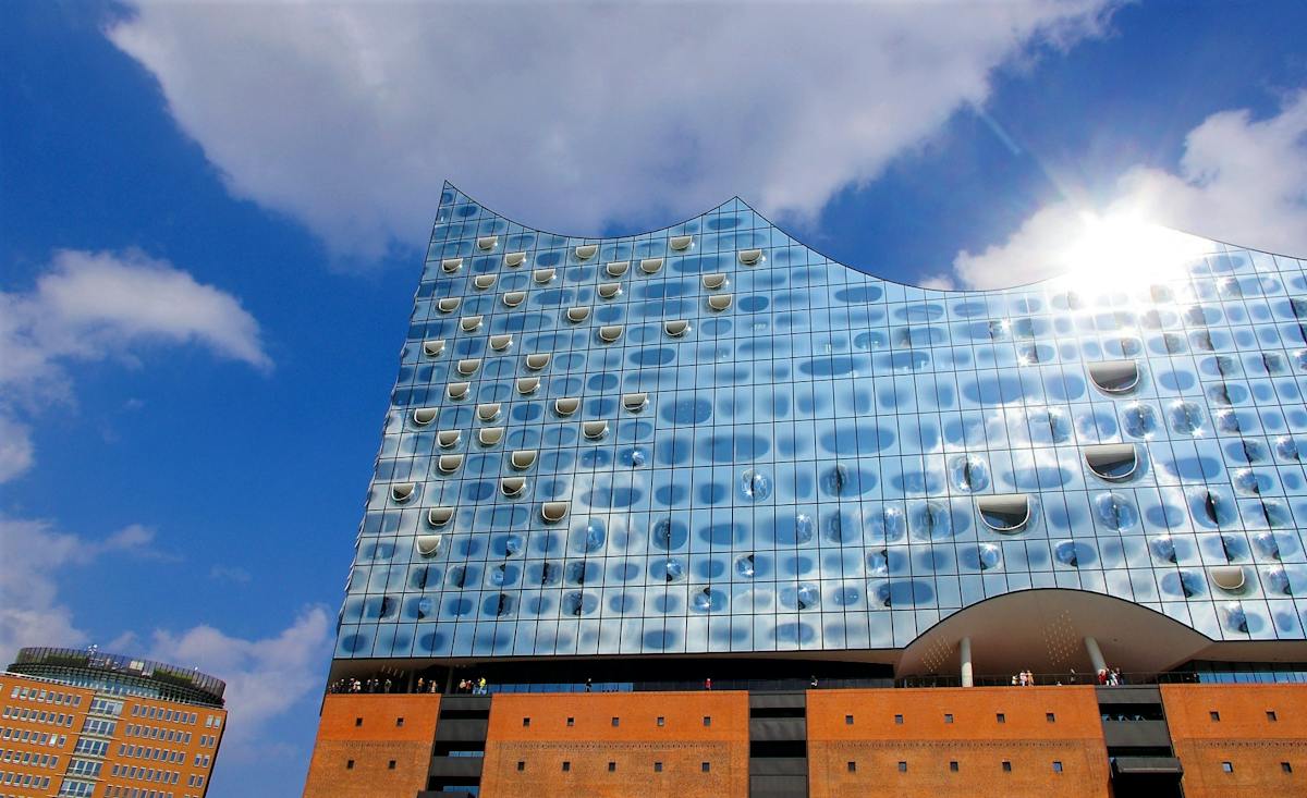 One-hour guided tour of the Elbphilharmonie and Plaza