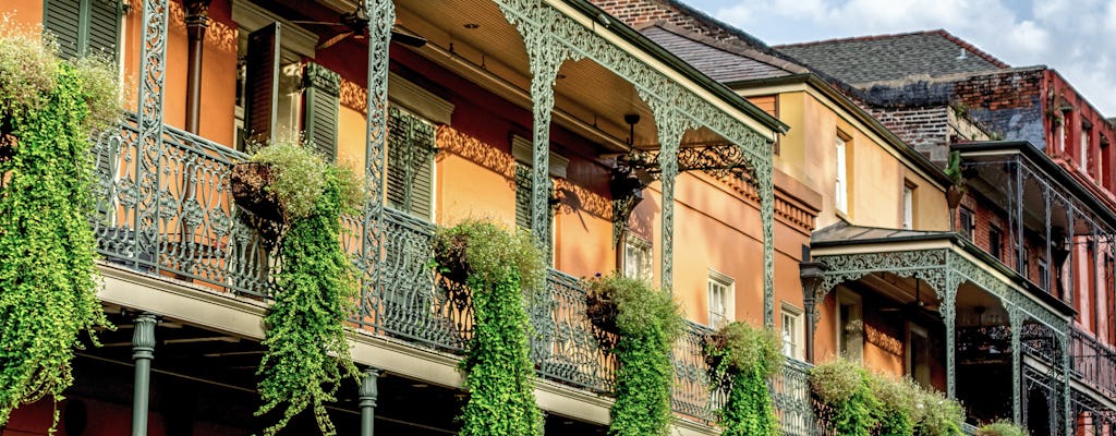 Visite à pied des secrets du quartier français avec visite du musée, salle de séance et dégustation de beignet