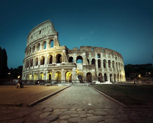 Excursão guiada exclusiva do Colosseum Undergrounds à noite