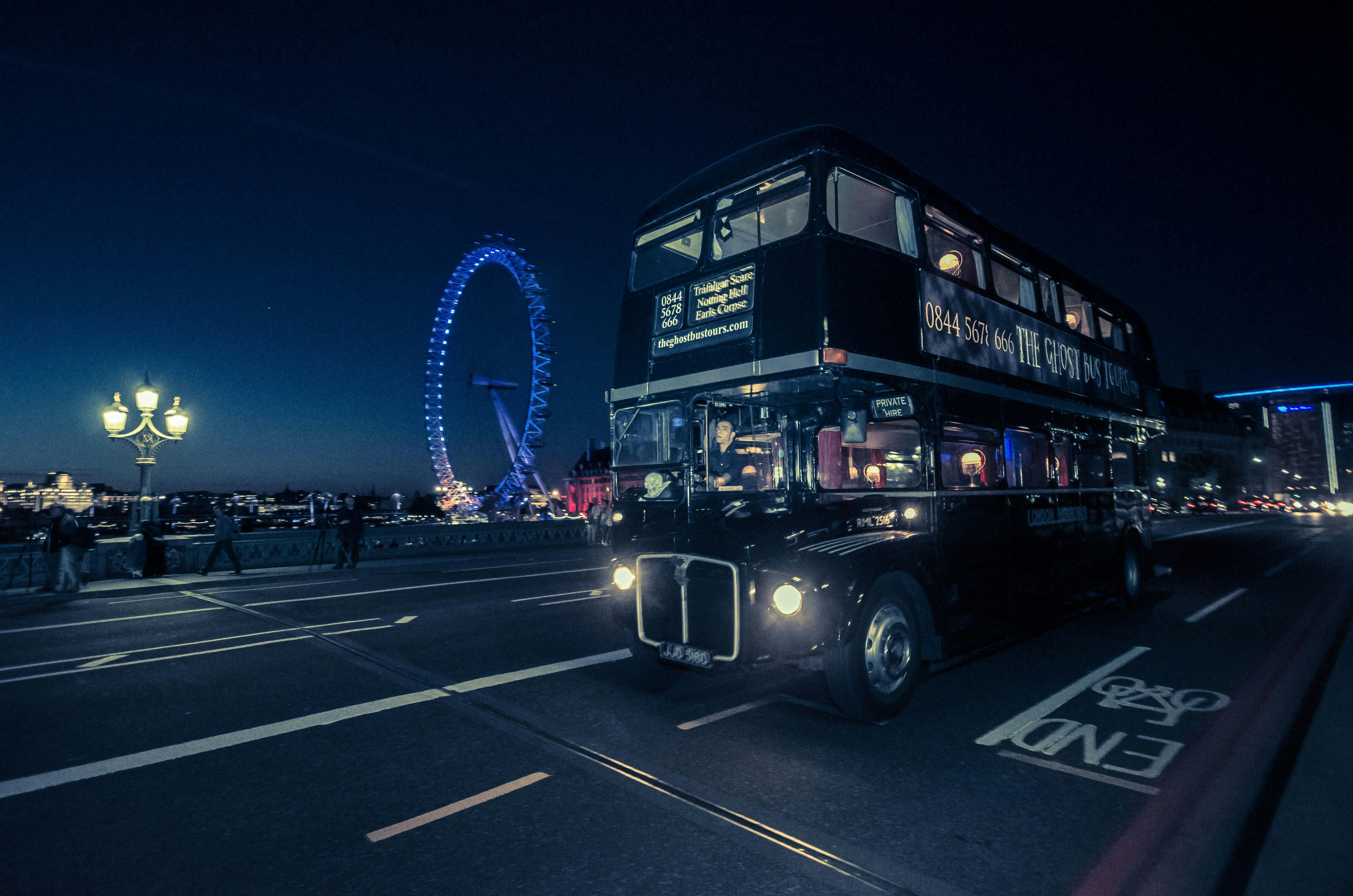 Автобус фантом. Ghost Bus 7 in London. Автобус призрак в Лондоне. Автобус привидение в Лондоне. АВТОБУМ призрак.