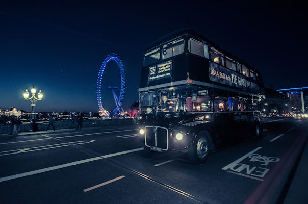 Excursão de ônibus fantasma em Londres e show de terror e comédia