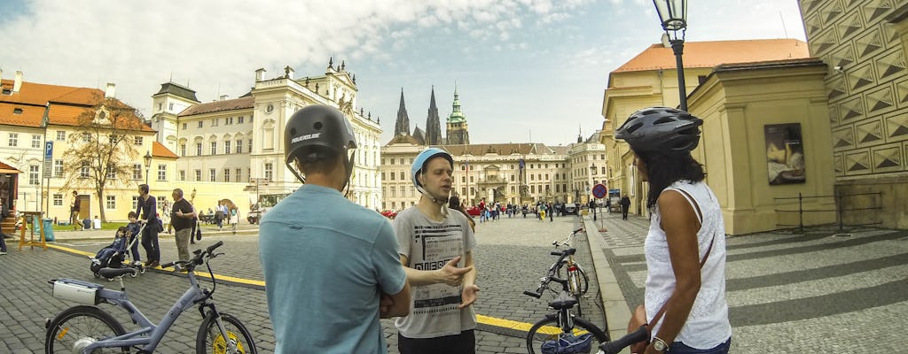 Prague sightseeing tour by bike