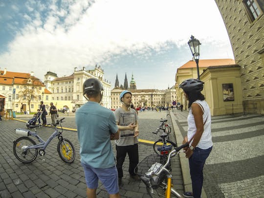 Prague sightseeing tour by bike