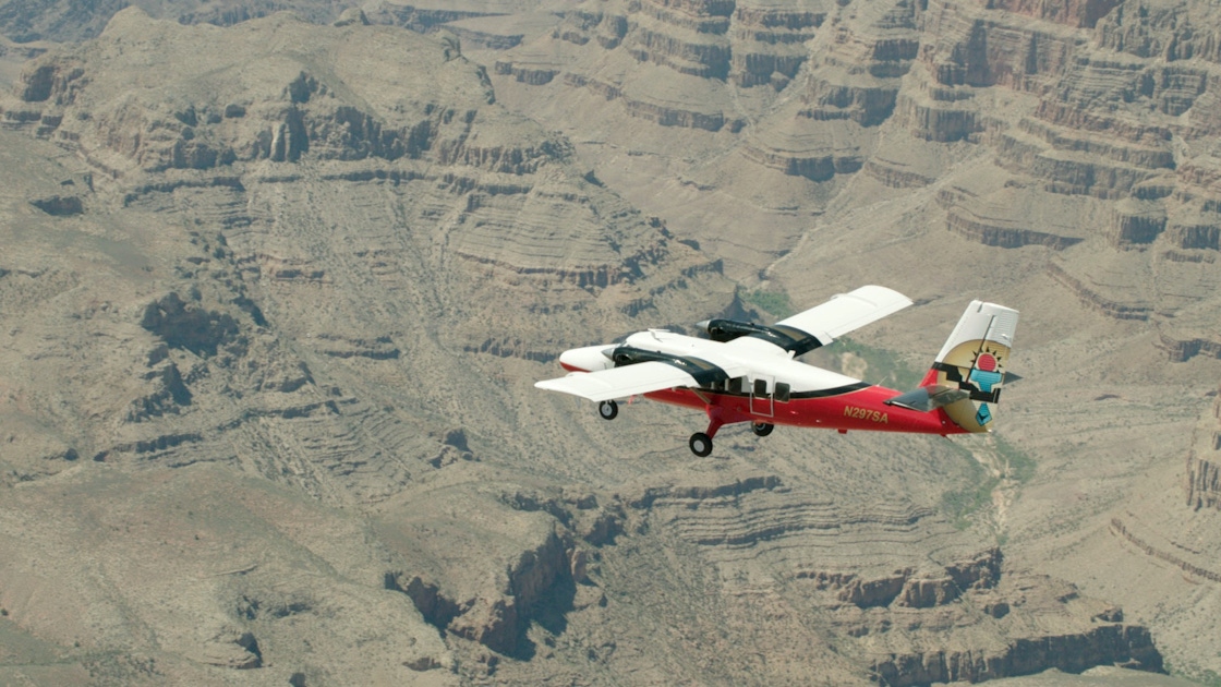 Voo panorâmico Grand Discovery e passeio Hummer no Grand Canyon musement