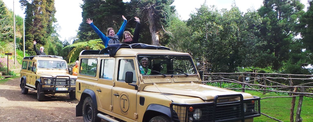 Tour privado en jeep de día completo por el este o el oeste de Madeira