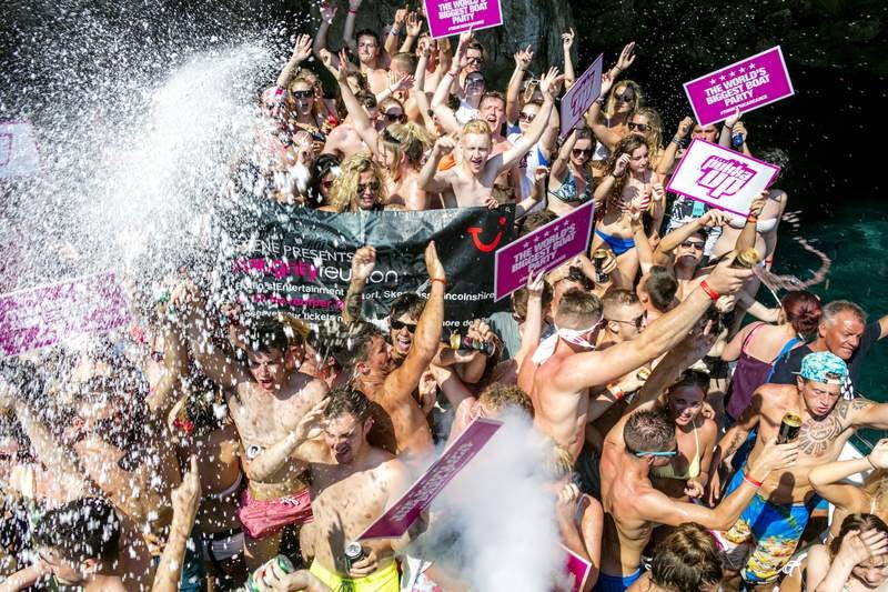 SCENE Pukka Up Boat Party