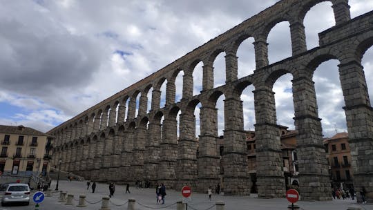 Tour alla maestosa Segovia con tour a piedi