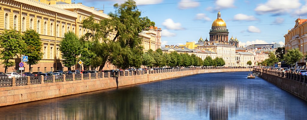 Croisière sur le fleuve à Saint-Pétersbourg
