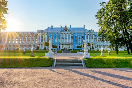 Tour privato delle residenze imperiali di San Pietroburgo con i palazzi Puskin e Peterhof