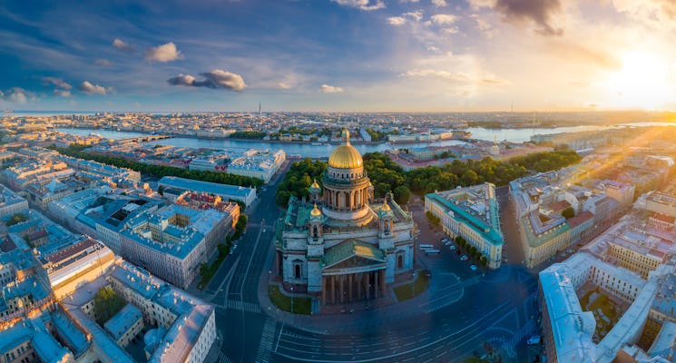 Recorrido privado de 2 días por San Petersburgo con Palacio Peterhof y Palacio de Catalina