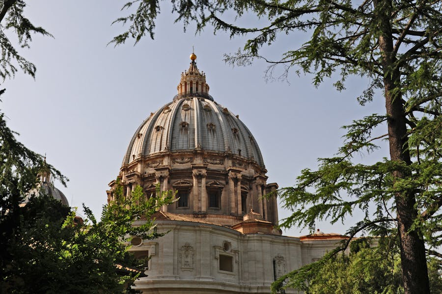 Early morning entrance to the Vatican Museums with Sistine Chapel and Raphael Rooms