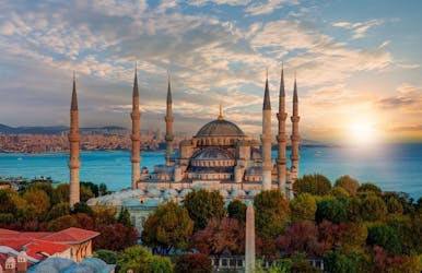 Istanbul Super Saver half-day Bosphorus cruise, spice market tour and Turkish dinner