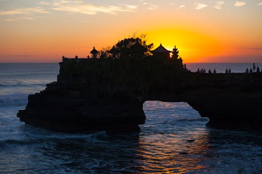 Ceramic class with sunset at Tanah Lot