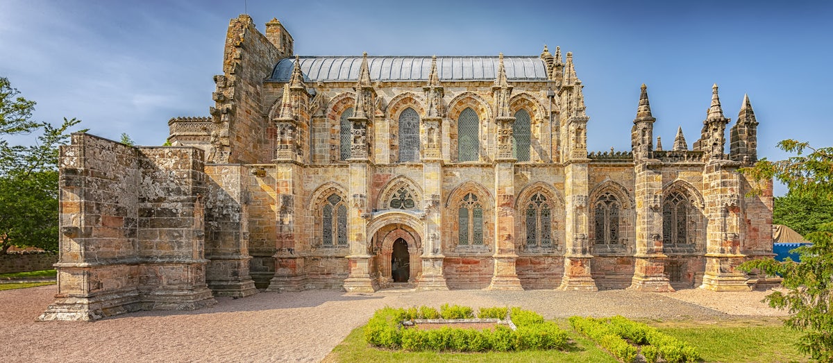 Day Trip to Rosslyn Chapel, Scottish Borders & Glenkinchie Distillery