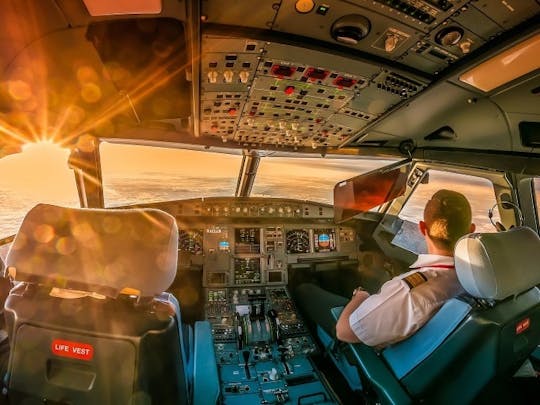 120-minute flight in Airbus A320 flight simulator in Düsseldorf
