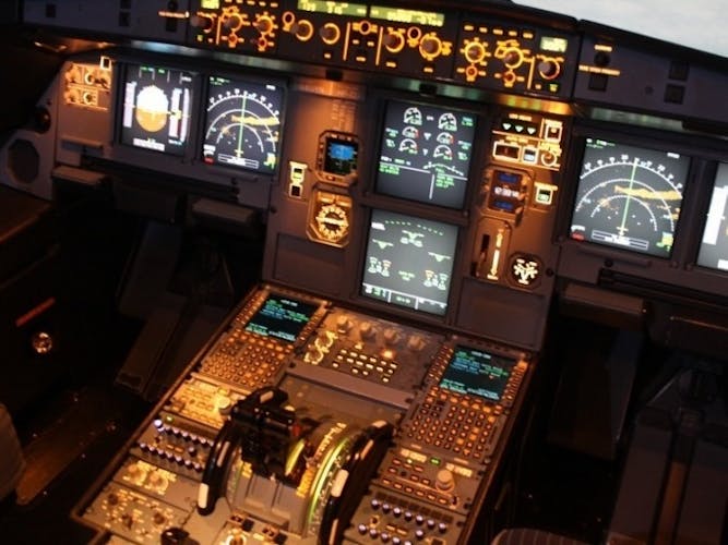 60-minute experience flight in the Airbus A320 flight simulator in Frankfurt