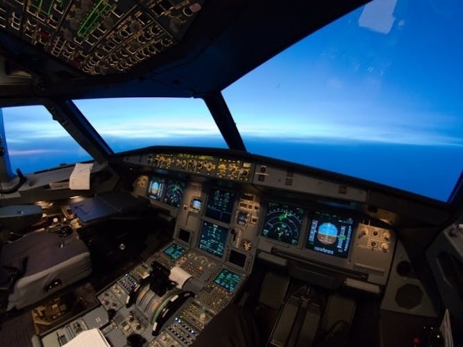 60-minute experience flight in the Airbus A320 flight simulator in Frankfurt