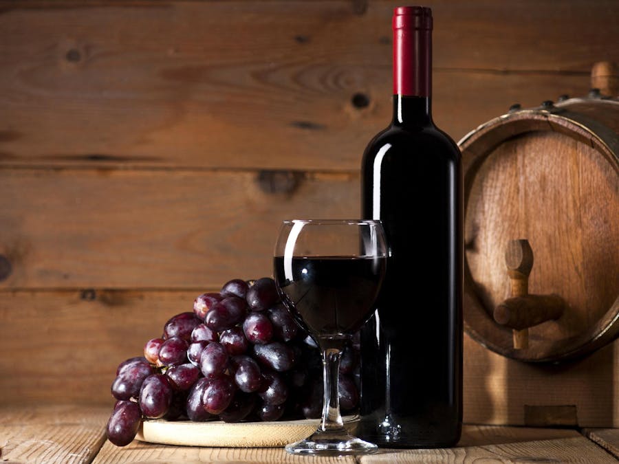 Wine Tour in Rome with a professional sommelier