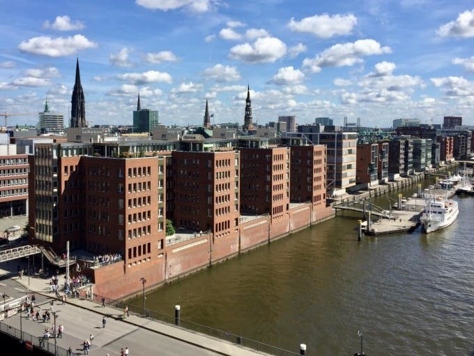Private Hamburg Tour - Rathaus, Speicherstadt und HafenCity