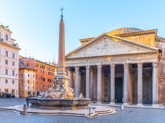 Walking tour of central Rome with wine and food tasting