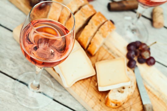 Degustacja wina i sera