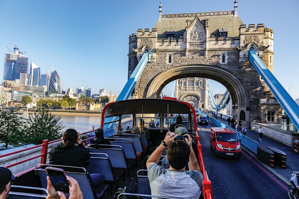 The London Eye vintage bus tour and VIP London Eye flight