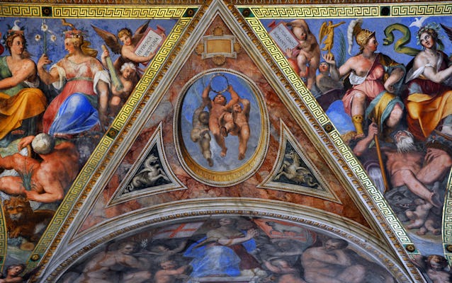 Tour of the Vatican Museums with Catacombs visit