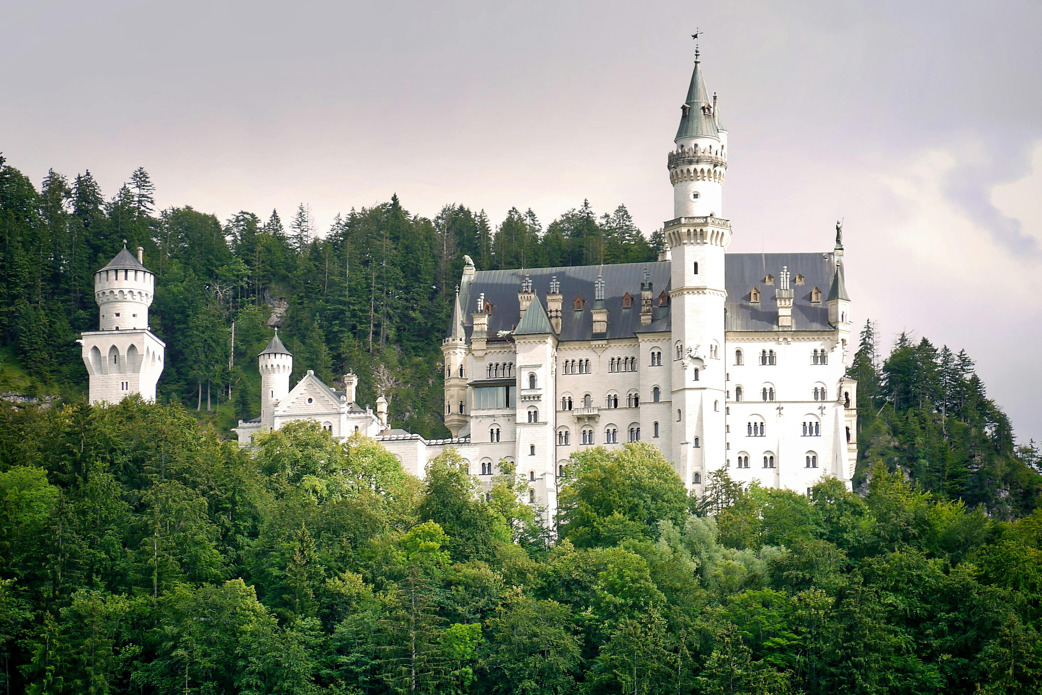 Wycieczka VIP do pałacu Linderhof i zamku Neuschwanstein z Monachium