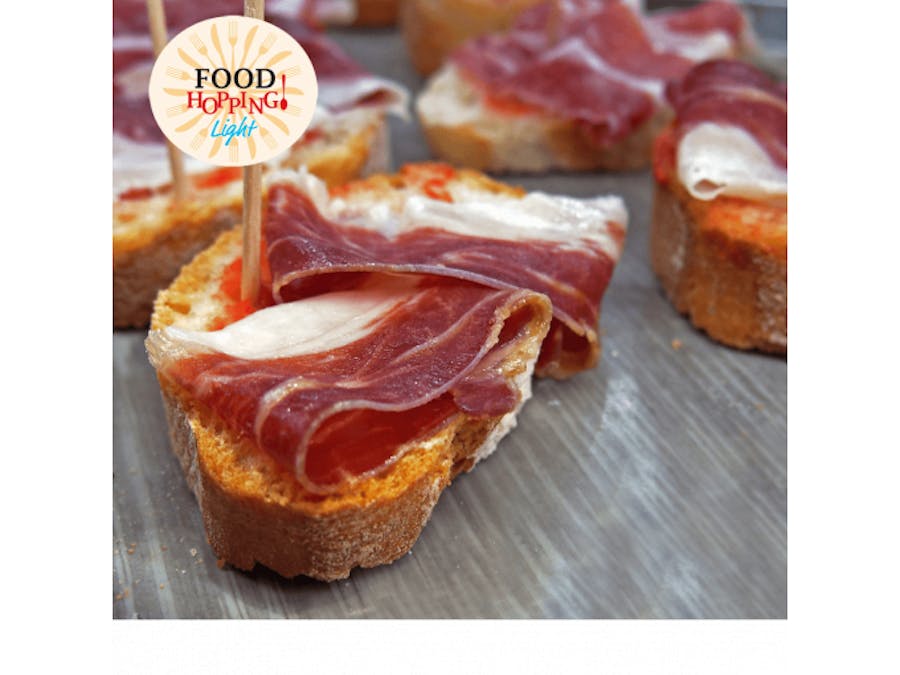 Madrid: Authentic Taste & Amusing Tales (EN)