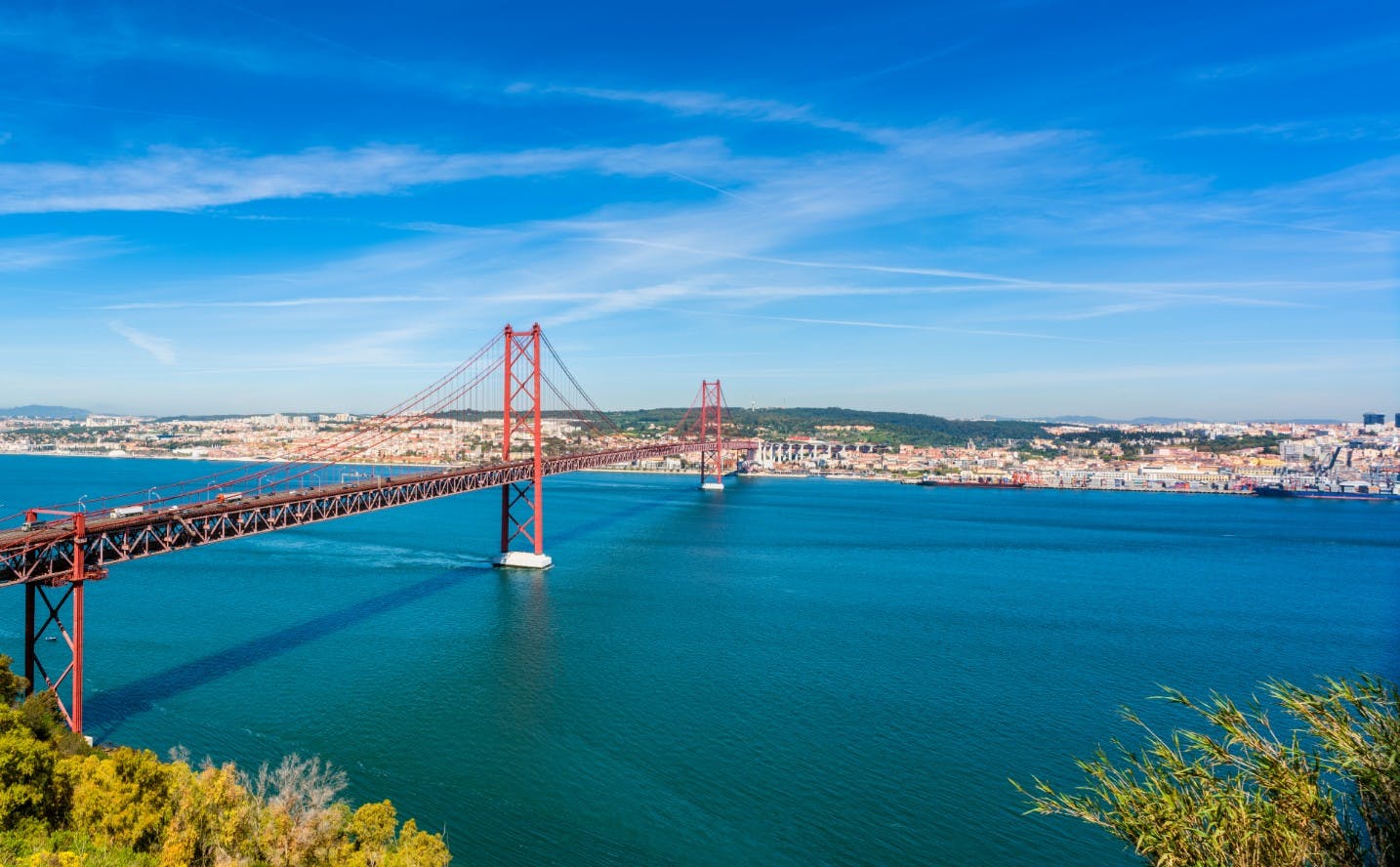Excursión en barco con paradas libres por Lisboa