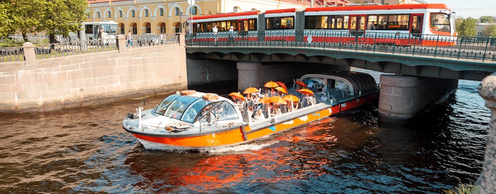 Tour in barca a San Pietroburgo con audioguida