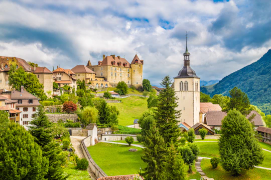 Full-day winter tour to Gruyères from Geneva by bus