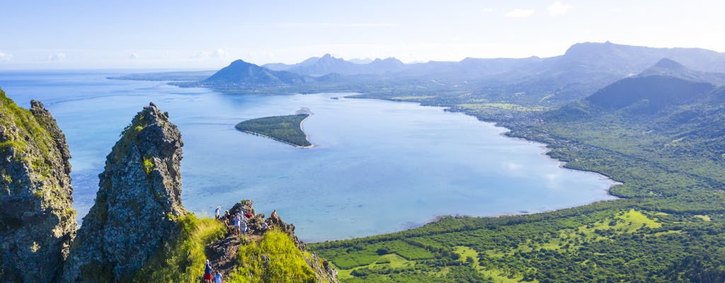 Senderismo en la montaña Le Morne