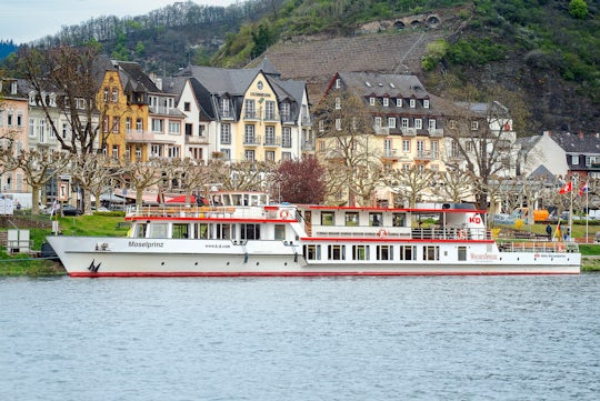 Panorama river boat cruise in Cochem with audio commentaries