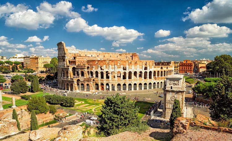 Colosseum, Roman Forum and Vatican full-day tour with lunch
