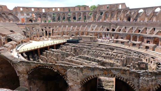 Tour di un'intera giornata al Colosseo, al Foro Romano e al Vaticano con pranzo