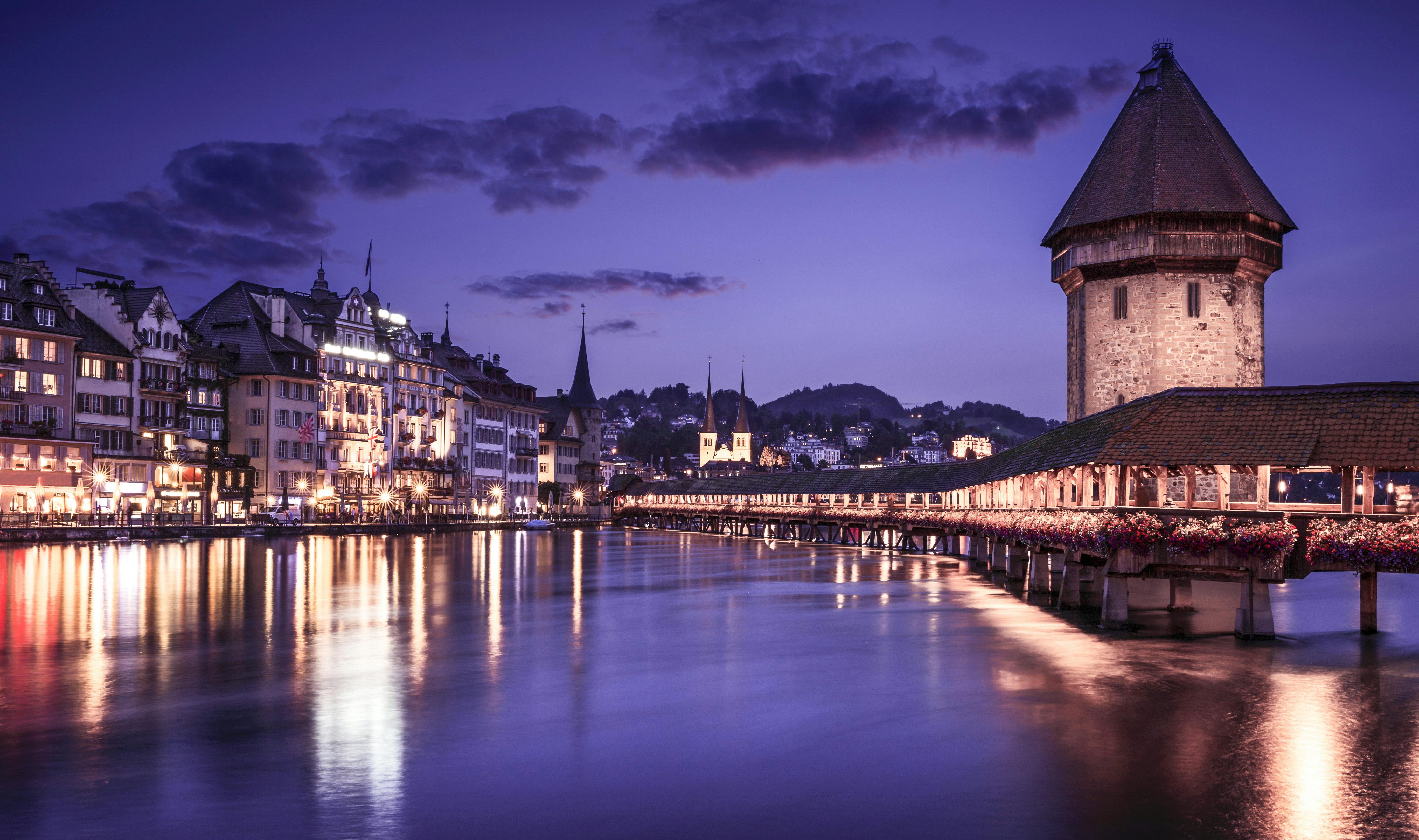 Caminhada noturna de 1,5 horas em Lucerna medieval