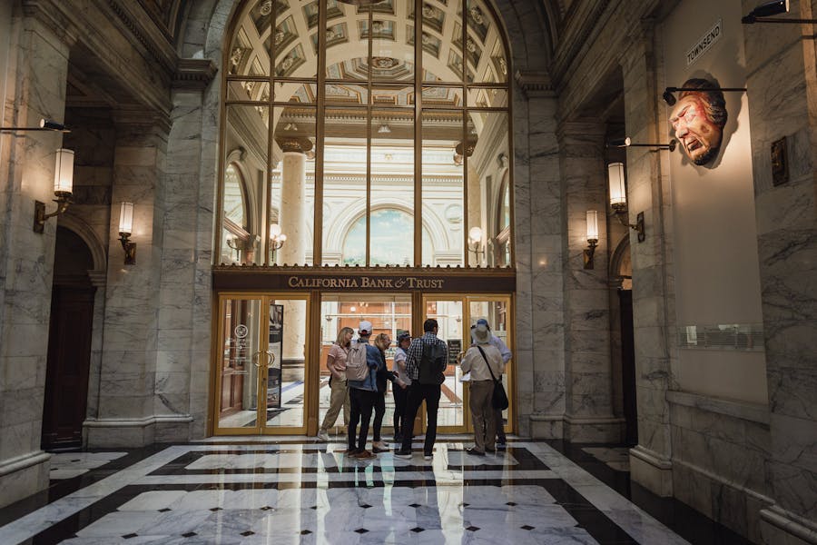 The Stories Behind the Skyline: Financial District Streets and Rooftop Tour