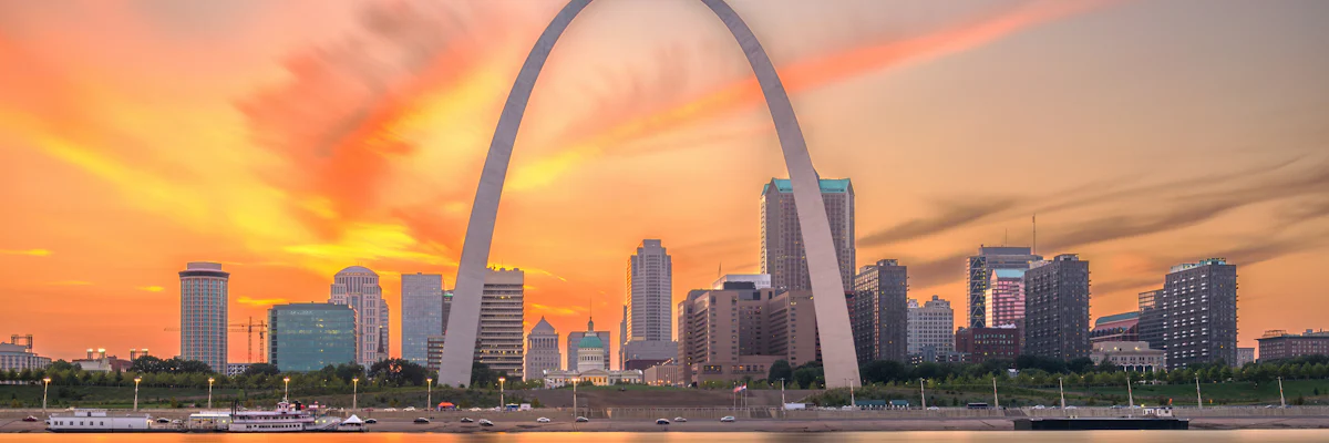 St. Louis skyline and Gateway Arch (Musement)