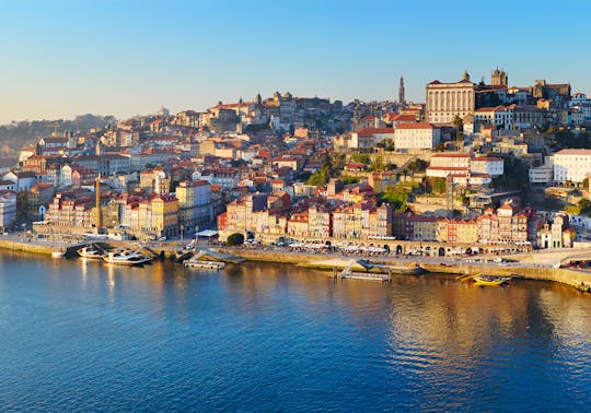 Tour privado de vino e historia en Oporto