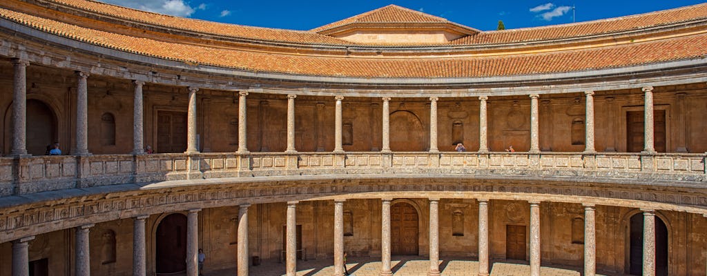 Visita guiada a la Alhambra, el Palacio de Carlos V, las murallas y la primera tumba de los Reyes Católicos